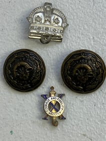 UK BRITISH INSIGNIA AND SCOTTISH REGIMENTAL BADGE