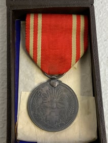 JAPAN WWII RED CROSS MEDAL WITH BOX