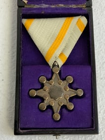 JAPAN WWII ORDER OF THE SACRED THREASURE WITH BOX