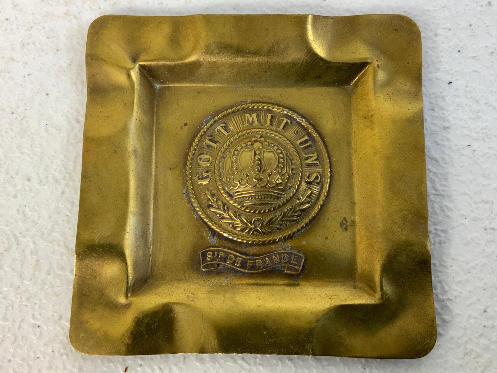 WWI GERMAN BRASS TRENCH ART ASHTRAY: WWI GERMAN BRASS TRENCH ART ASHTRAY . 3 1/4 X 3 1/4 .