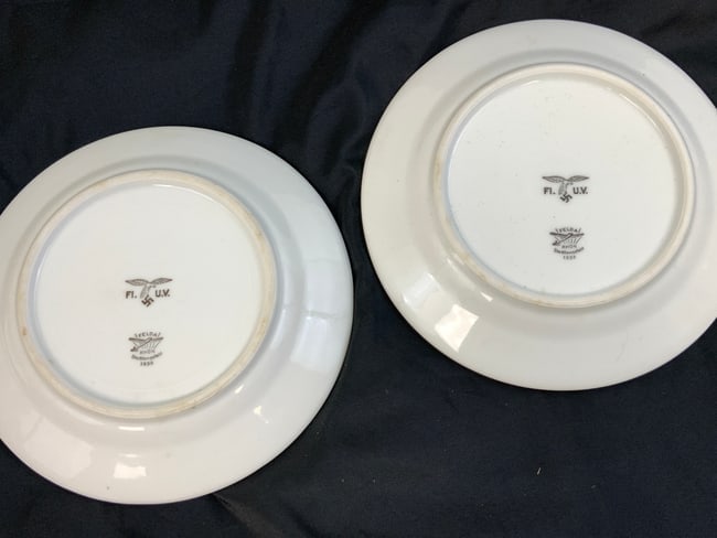 GERMANY THIRD REICH PORCELAIN SERVING PLATES LUFTWAFFE 1938 MARKED: GERMANY THIRD REICH PORCELAIN SERVING PLATES LUFTWAFFE 1938 MARKED. FELDA RHON STADT MADE FOR LUFTWAFFE. VERY GOOD CONDITION. 9 1/2" DIAM. SIZE.