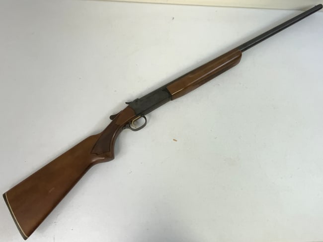 WINCHESTER 37A 20GA SHOTGUN: WINCHESTER 37A 20GA SHOTGUN. VERY GOOD CONDITION OVERALL.FULL CHOKE.SER. # C040769. 44" LONG. FFL REQUIRED . NO INTERNATIONAL BIDDERS PLEASE.