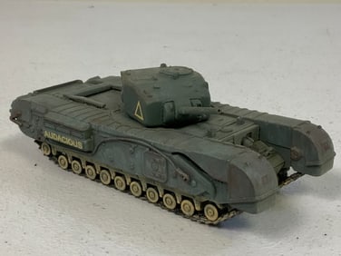 WWII UK CHURCHHILL DIE CAST TANK MODEL CUSTOM DETAILED