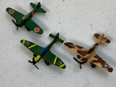 WWII MINIATURE PLAIN MODELS