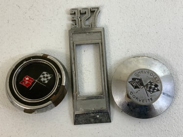 VINTAGE CHEVROLET CORVET DECORATIVE LOGO PARTS
