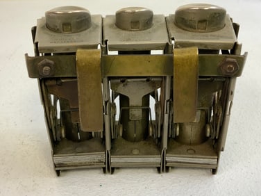 VINTAGE BELT CLIP COIN DISPENSER CHANGER TROLLY BUSS