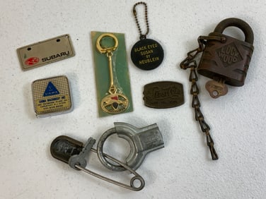 VINTAGE LOT OF SMALL COLLECTABLES ITEMS