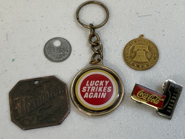 VINTAGE LOT OF SMALL COLLECTABLES ITEMS