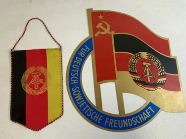 EAST GERMANY DDR - USSR FRIENDSHIP VINTAGE SIGN AND PENNANT