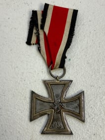 WWII GERMAN 1939 IRON CROSS 2ND CLASS WITH RIBBON