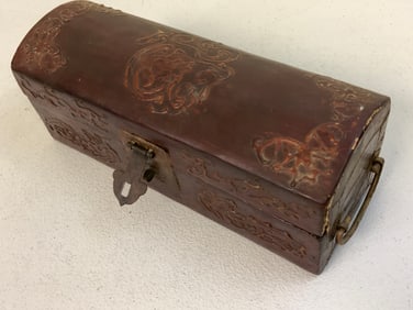 CHINA VINTAGE PILLOW BOX