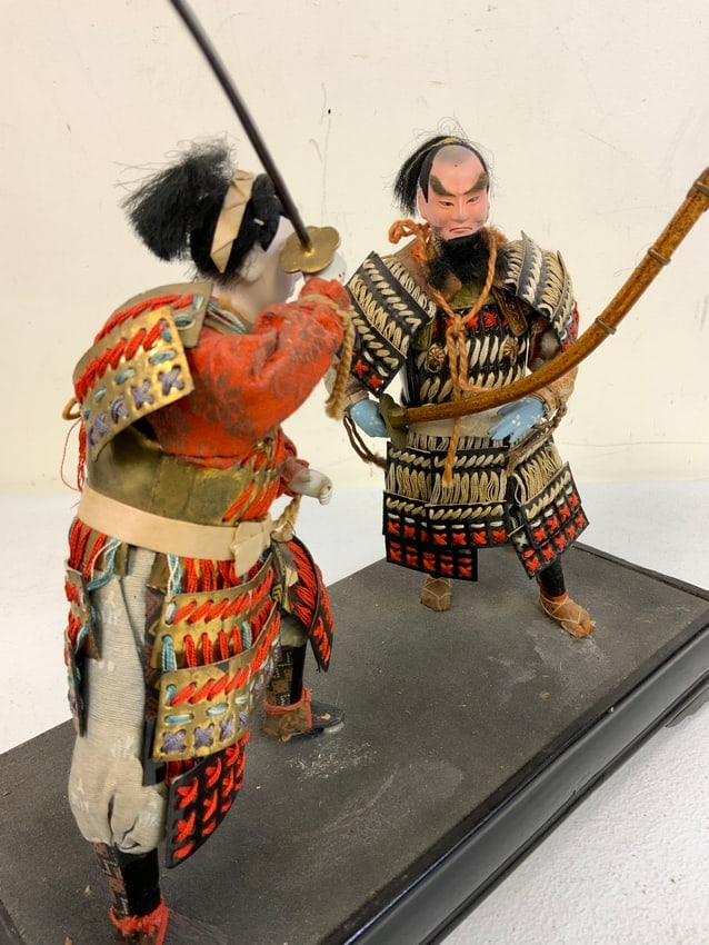 JAPAN TRADITIONAL VINTAGE JAPANESE SAMURAI WARRIORS DOLLS: JAPAN TRADITIONAL VINTAGE JAPANESE SAMURAI WARRIORS DOLLS. 8" TALL. 12 X 6 BASE.