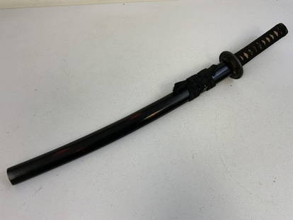 JAPANESE SAMURAI WAKIZASHI SWORD: JAPANESE SAMURAI WAKIZASHI SWORD. MODERN HIGH QUALITY MADE. 27.5" LONG WITH 18" LONG BLADE.