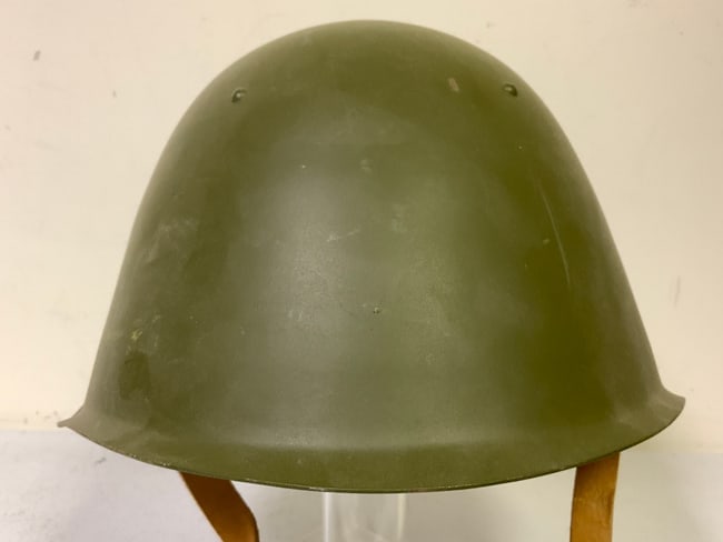 USSR SSH-68 HELMET COMPLETE WITH LINER: USSR SSH-40 HELMET COMPLETE WITH LINER. AFGHAISTAN WAR ERA .DATED 1985. GREAT CONDITION OVERALL.