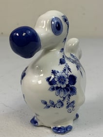 HOLLAND PORCELAIN HEINEN DELFTS BLAUW FIGURINE