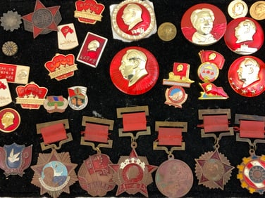 CHINA PEOPLES REPUBLIC LARGE LOT OF MEDALS AND BADGES