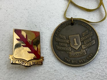 USA THE BIG RED ONE FIRST INFANTRY DIVISION MEDAL AND PIN