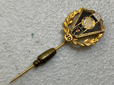 GERMANY ANTIQUE ENAMEL BADGE
