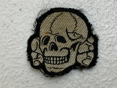 WWII GERMAN WAFFEN SS HAT SCULL CLOTH INSIGNIA