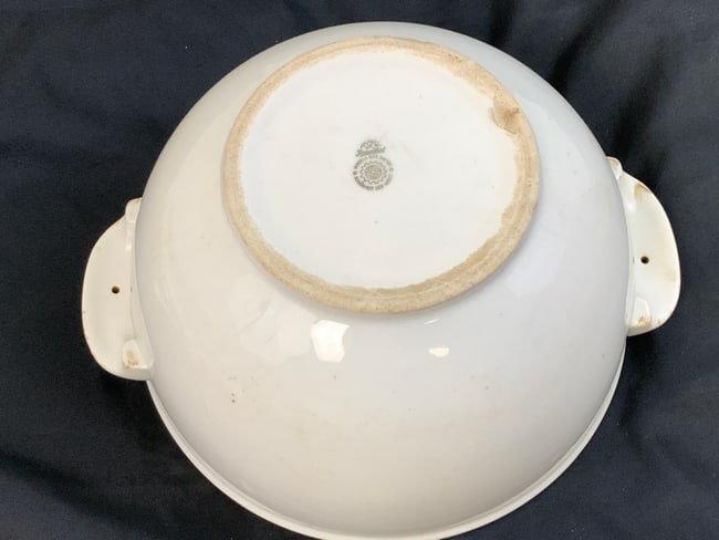 GERMANY THIRD REICH ROSENTHAL SQUAD SIZE SERVING BOWL DAF GERMAN LABOR FRONT MARKED: GERMANY THIRD REICH ROSENTHAL SQUAD SIZE SERVING BOWL DAF GERMAN LABOR FRONT MARKED. VERY GOOD CONDITION. 10" DIAM. 6' TALL SIZE.