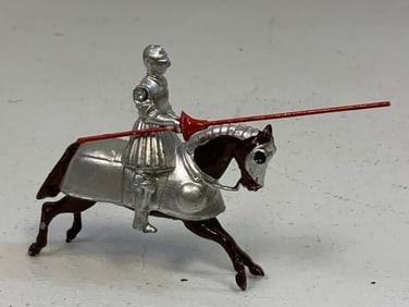 MEDIEVAL KNIGHT ON HORSE VINTAGE PAINTED LEAD FIGURINE