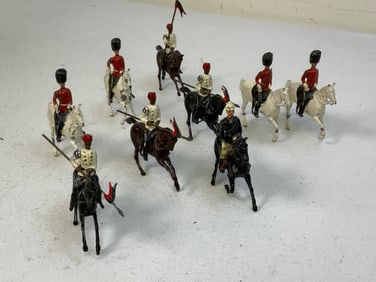 BRITAINS VINTAGE TOY LEAD SOLDIERS MOUNTED CAVALRY