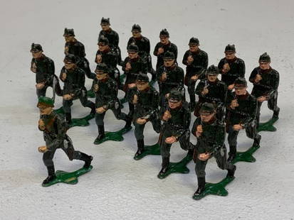 LOT OF PAINTED LEAD TOY SOLDIERS - IMPERIAL GERMAN: LOT OF PAINTED LEAD TOY SOLDIERS - IMPERIAL GERMAN.LOT OF 19 . 2" TALL.
