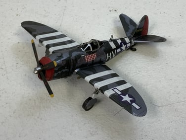 WWII AMERICAN REPUBLIC P-47 THUNDERBOLT AIRPLANE ALL METAL MODEL