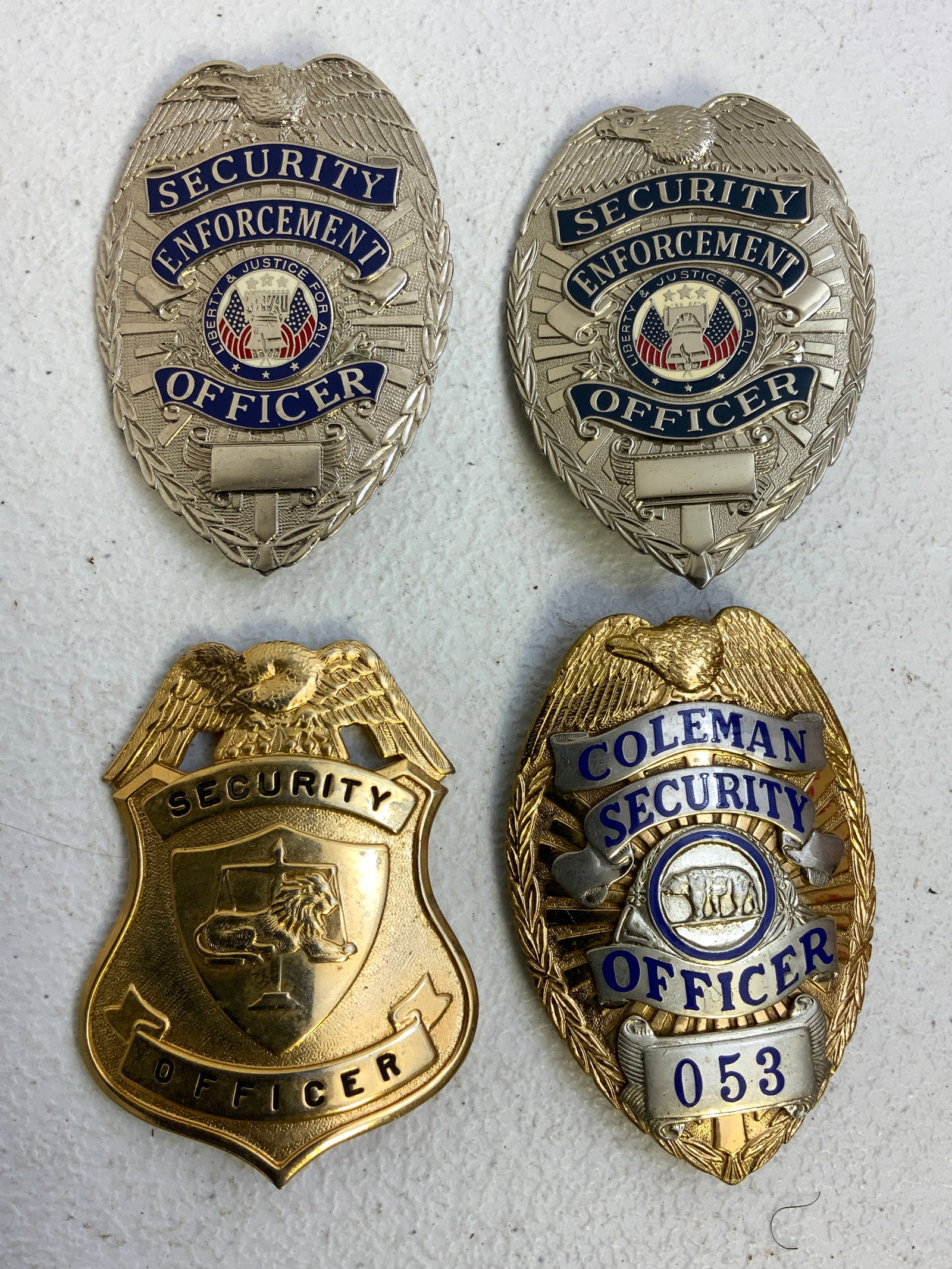 VINTAGE OBSOLETE USA SECURITY BADGES LOT: VINTAGE OBSOLETE USA SECURITY BADGES LOT