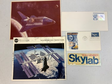 VINTAGE SIGNED NASA AND INTERNATIONAL SPACE STATION LOT