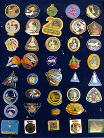 VINTAGE NASA PINS AND BADGES LOT