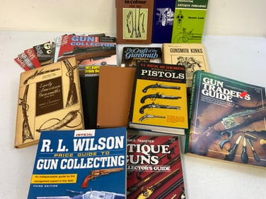 LARGE LOT OF GUN RELATED BOOKS