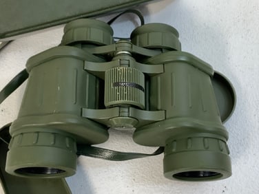 TASCO 323RZ GREEN BINOCULARS 8X40 WIDE ANGLE WITH CASE