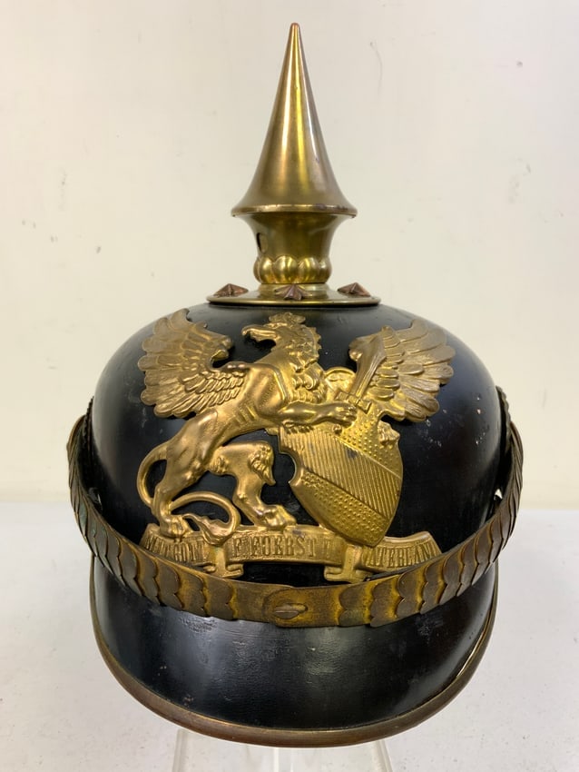 IMPERIAL GERMAN BADEN OFFICER PICKELHAUBE SPIKE HELMET: IMPERIAL GERMAN BADEN OFFICER PICKELHAUBE SPIKE HELMET. GREAT CONDITION FOR ITS AGE . COMPLETE WITH COCKADES AND CHIN SCALES.
