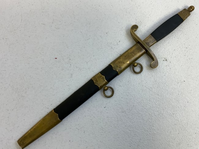 IMPERIAL RUSSIAN WWI AVIATOR OFFICERS ZLATOUST DAGGER WITH ETCHED BLADE: IMPERIAL RUSSIAN WWI AVIATOR OFFICERS ZLATOUST DAGGER WITH ETCHED BLADE. NAMED AND DATED 1914 ON THE SCABBARD THROAT.BLADE ETCHED WITH ZLATOUST MOTIFFS AND AIRPLANE. BRASS GILDED FITTINGS WITH NICHOLA