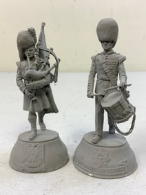 UK COLDSTREAM GUARD AND SCOTTISH REGIMENT BAG PIPER FIGURINES