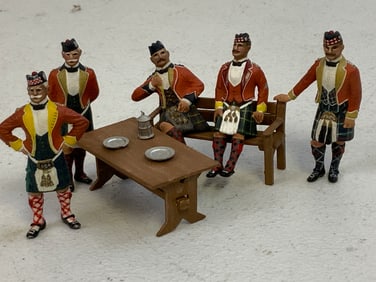 SCOTTISH HIGHLANDERS FIGURINES