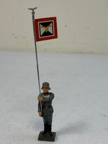GERMAN NAZI PERIOD LINEOL / ELASTOLIN TOY SOLDIER LUFTWAFFE STANDART BEARER