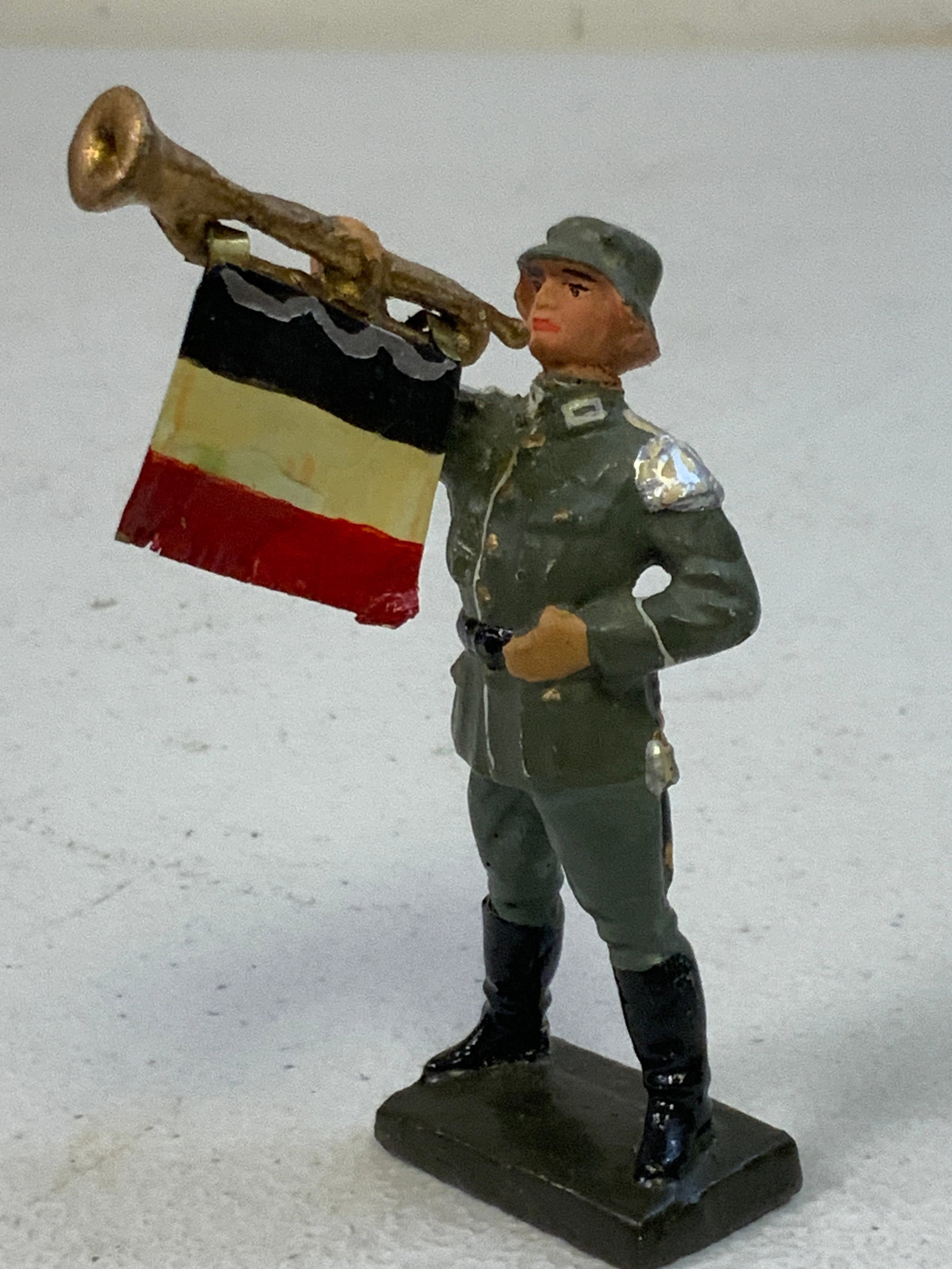 GERMAN NAZI PERIOD LINEOL / ELASTOLIN TOY SOLDIER ARMY MUSICIAN: GERMAN NAZI PERIOD LINEOL / ELASTOLIN TOY SOLDIER ARMY MUSICIAN