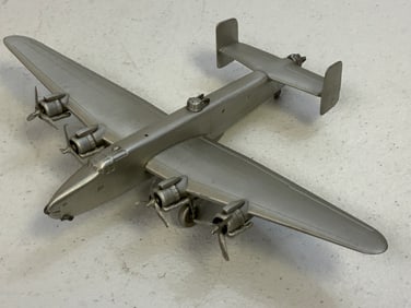 VINTAGE RAF HANDLEY PAGE HALIFAX BOMBER PLANE METAL MODEL