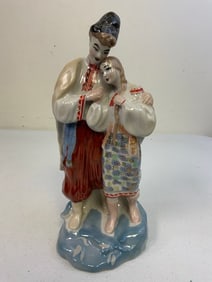 UKRAINE USSR VINTAGE UKRAINIAN COUPLE PORCELAIN STATUE