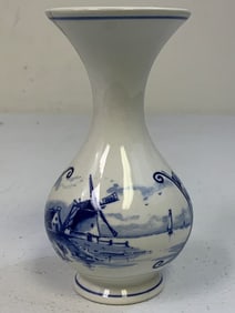 HOLLAND PORCELAIN HEINEN DELFTS BLAUW VASE