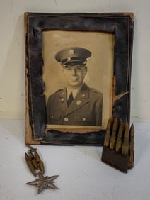 WWII US VETERAN PICTURE AND WAR SOUVENEERS
