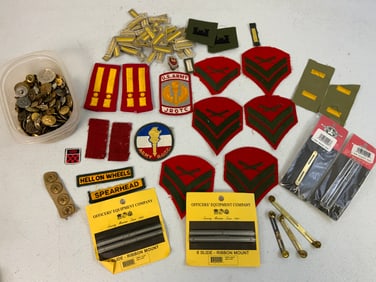 US MILITARY PATCHES AND INSIGNIA LOT