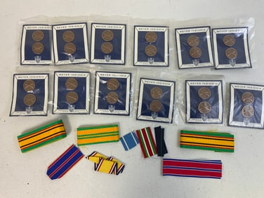 US MILITARY BRASS INSIGNIAS AND RIBBON LOT