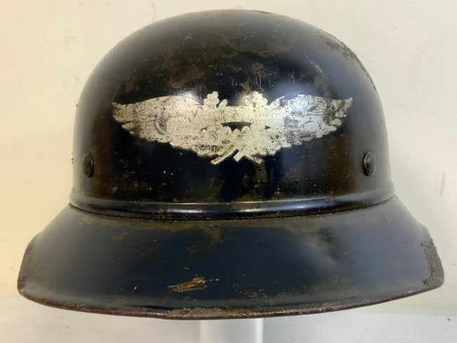 THIRD REICH GERMANY AIR RAID PROTECTION LUFTSCHUTZ GLADIATOR HELMET: THIRD REICH GERMANY AIR RAID PROTECTION LUFTSCHUTZ GLADIATOR HELMET .WELL USED CONDITION WITH WEAR AND HEAVY USE.