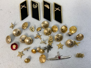 USSR MILITARY INSIGNIA BUTTONS AND SUBMARINE BADGE