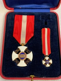 ITALY GOLD KNIGHTS CROSS OF THE ORDER OF THE ITALIAN CROWN BOXED