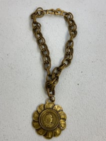 UNITED KINGDOM QUEEN VICTORIA JUBILEE CHAINED DECORATION