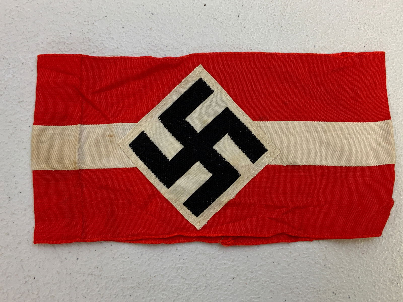 GERMANY THIRD REICH HITLER YOUTH ARMBAND: GERMANY THIRD REICH HITLER YOUTH ARMBAND. MULTI PIECE. COTTON. RZM TAG.VERY GOOD CONDITION.